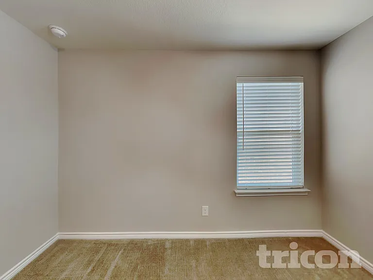 1519 Overlook Bank — Photo 12