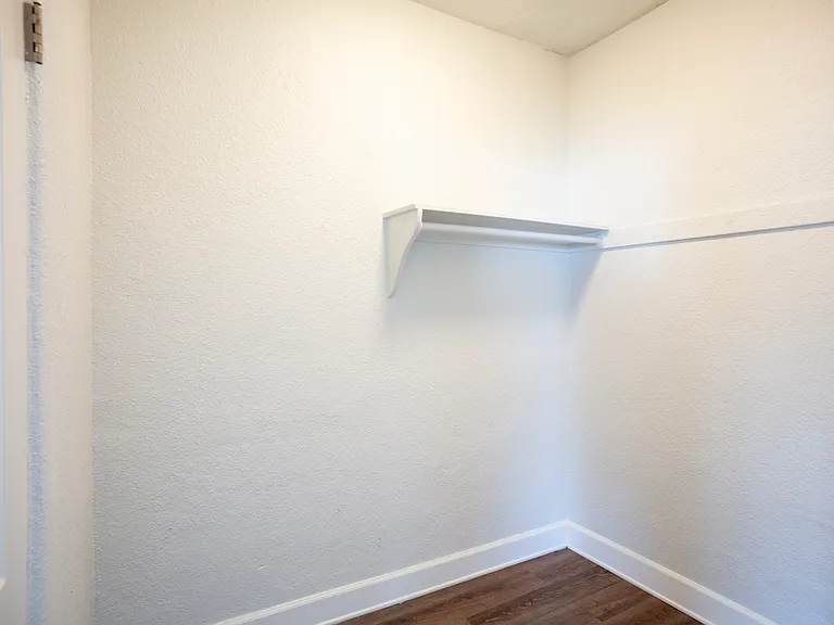 Bronson Lofts — Photo 9