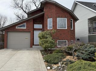 551 Clover St, Windsor, ON N8P1C5