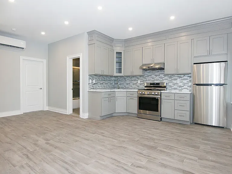 4110 20th Ave #2 — Photo 3