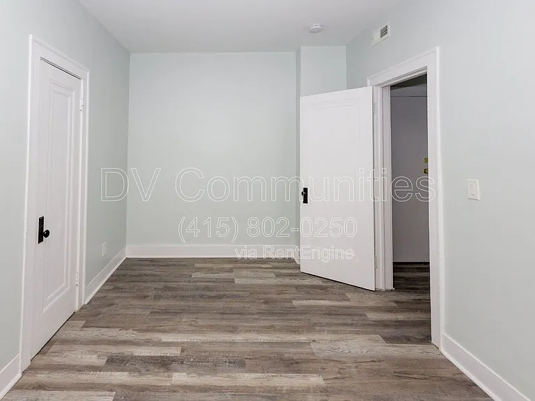 3296 E 149th St #4 — Photo 12