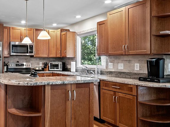 2nd image of 13912 Stonefield Dr