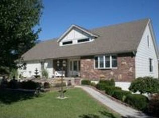 2605 S Crenshaw Rd, Independence, MO 64057