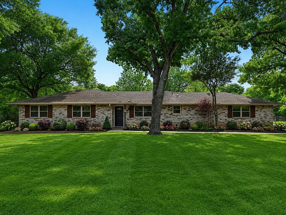 1st image of 305 Cockrell Hill Rd