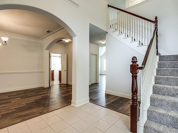 4th image of 1713 Canyon Creek Dr