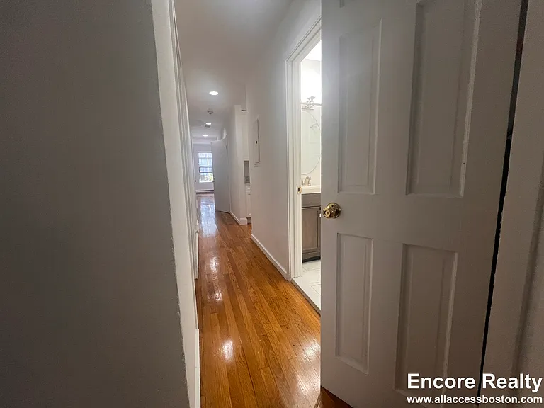 772 Columbus Ave #2 — Photo 17