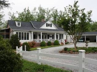 567 Greenville St, Saluda, NC 28773