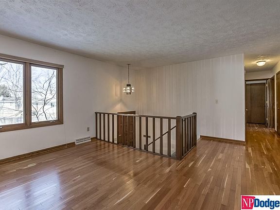 4th image of 807 Waterford Cir