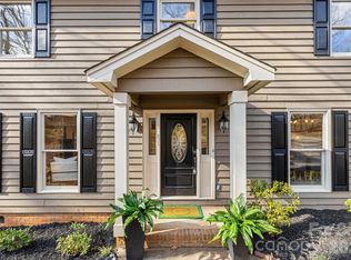 8 Hickory Ridge Ct, Clover, SC 29710