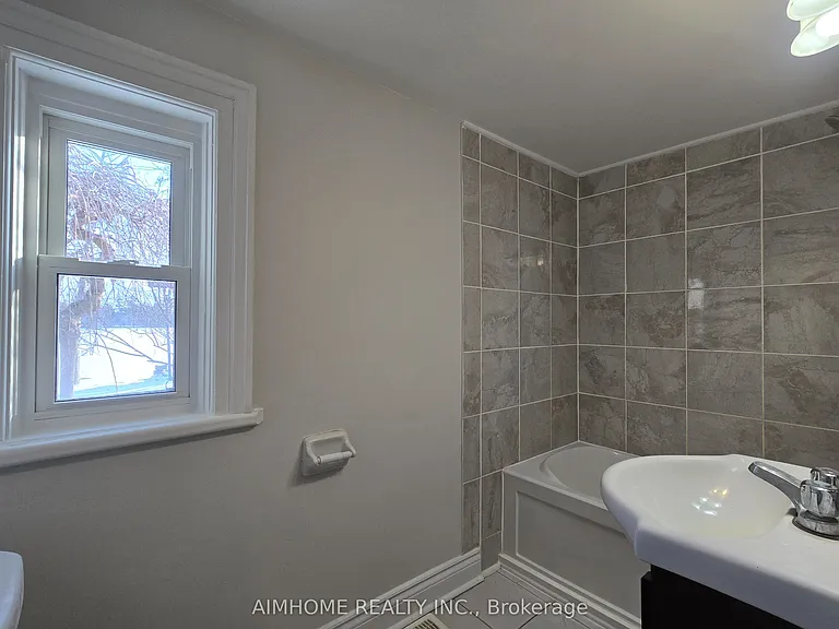 22156 Leslie St — Photo 4