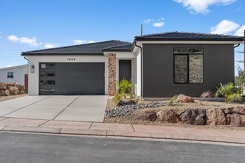 1089 E Coyote Crest Dr Photo 1