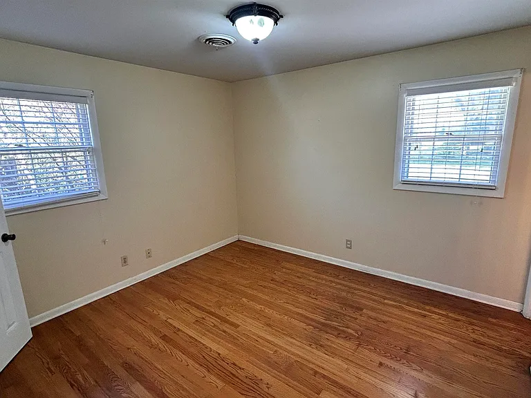 2106 Giles Dr NE — Photo 22