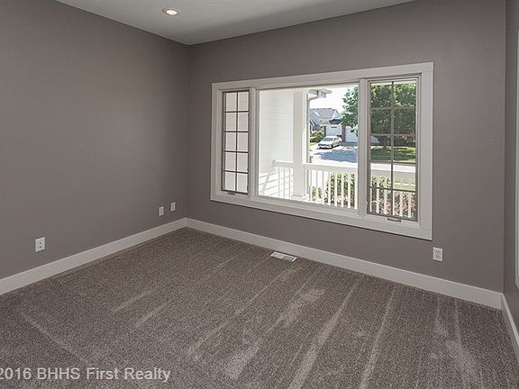 5th image of 1114 Falcon Dr SE