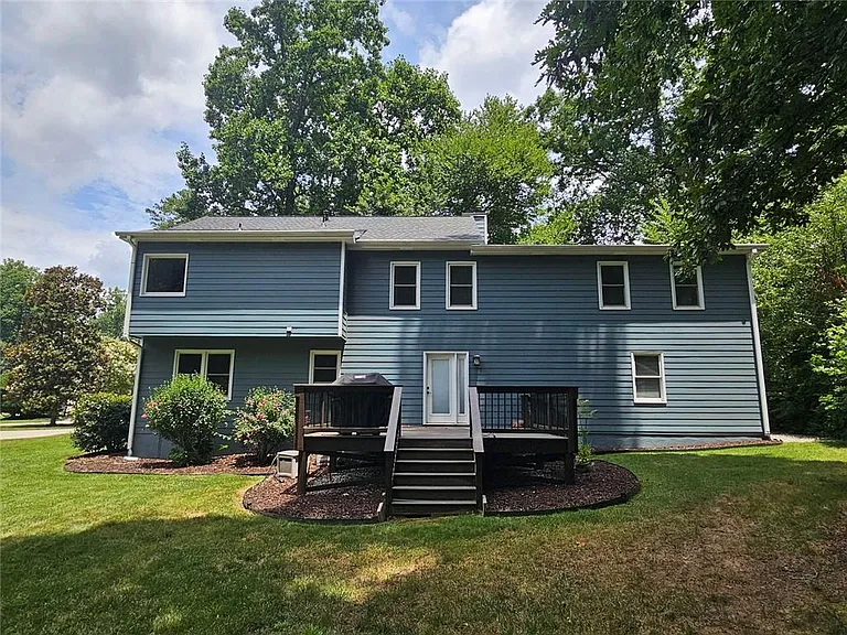 290 Oakmere Dr — Photo 22