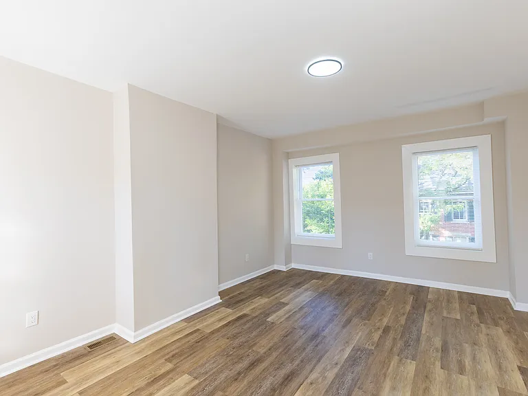 231 Jackson St — Photo 13