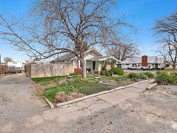 2nd image of 502 6th St