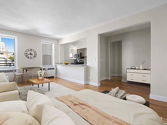 4th image of 364 W 18th St APT 6D