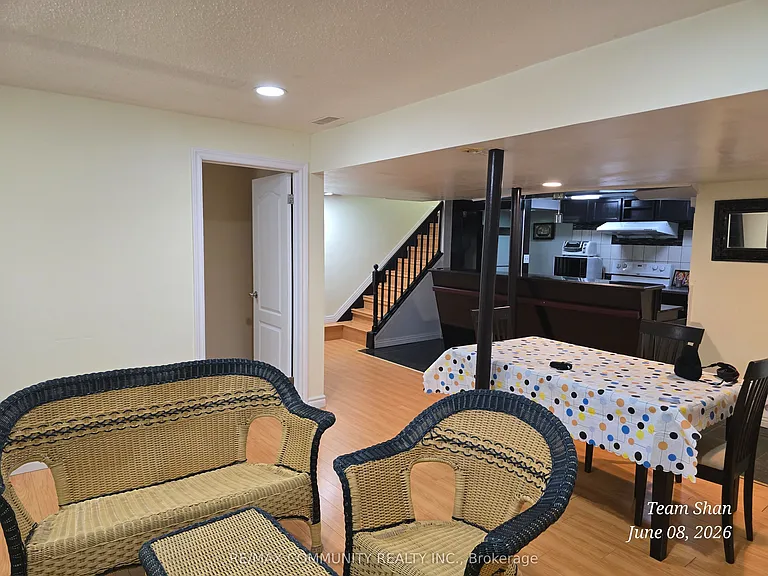 57 Valley Centre Dr — Photo 2