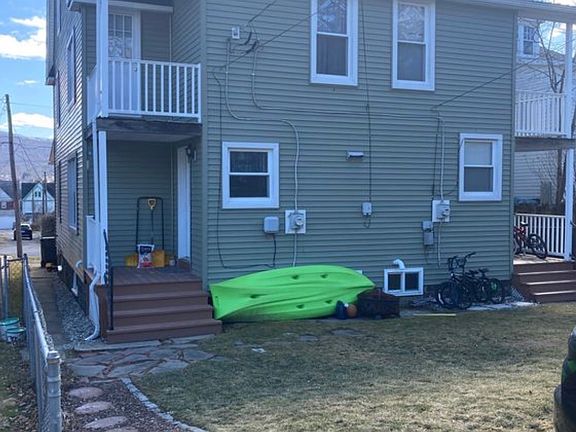 2nd image of 954 Louisa St #954