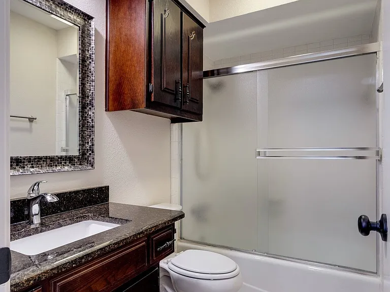 This is the top floor bathroom that is between the 2 top floor bedrooms.