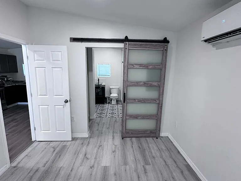 5359 Kingsbury St — Photo 9