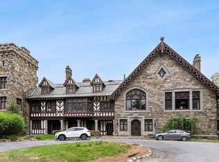 61 Crows Nest Rd APT 4, Tuxedo Park, NY 10987