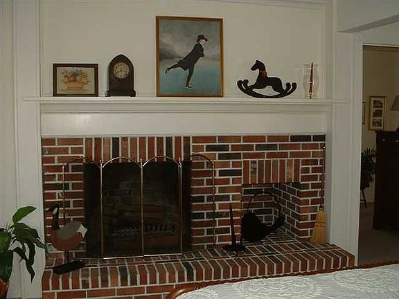 5th image of 39 Haven St