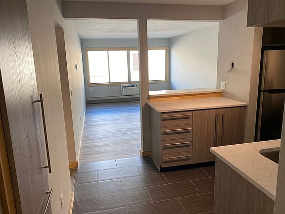 5th image of 3720 Minnehaha Ave S #4