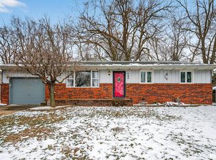 1206 Timber Ln, Pekin, IL 61554