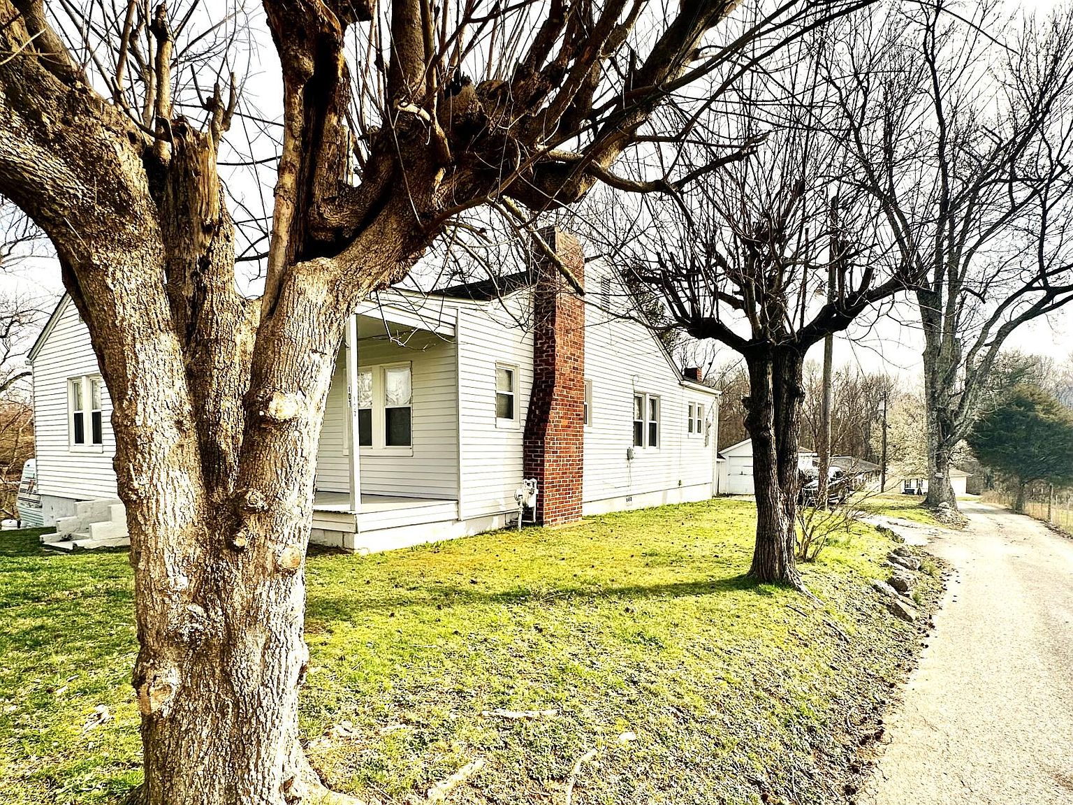 107 Pinewood Ln, Middlesboro, KY 40965 MLS 23007896 Zillow