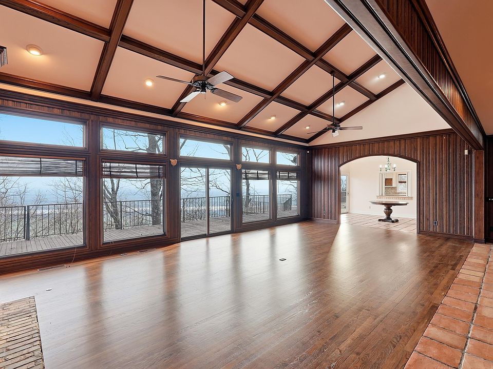 14th image of this home