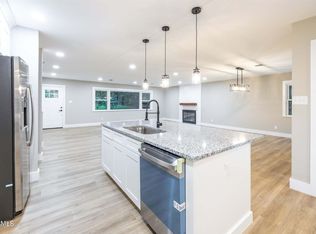 9209 Burchfield Dr, Oak Ridge, TN 37830