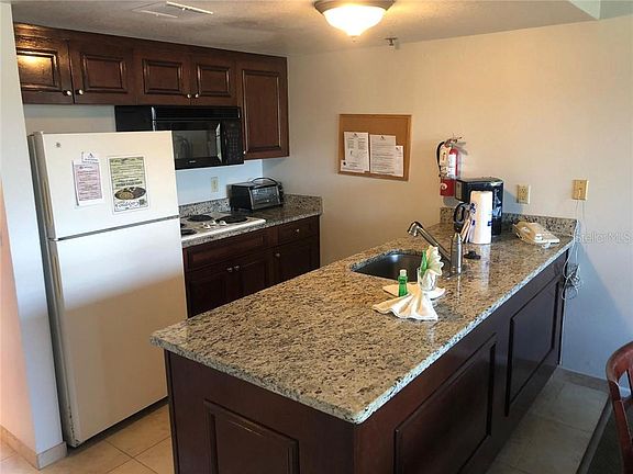 3rd image of 6324 Parc Corniche Dr #1201