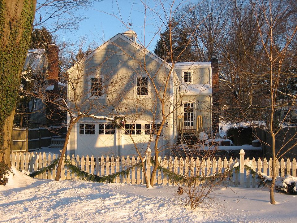 back/driveway on St. John cul-du-sac