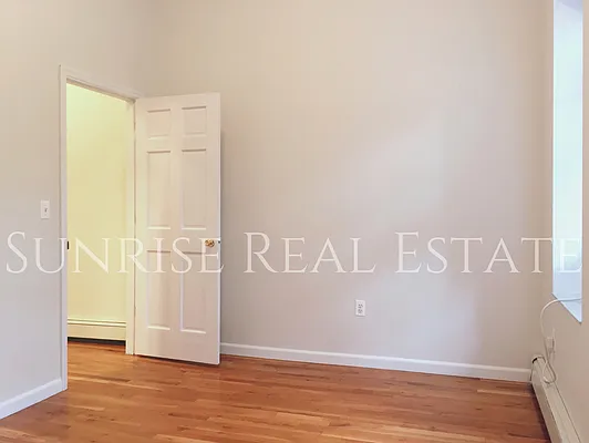 Rented by Sunrise Real Estate | media 19