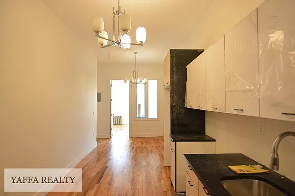 Rented by Yaffa Realty LLC | media 37