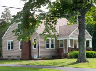210 E Osborne St, Bethel, OH 45106