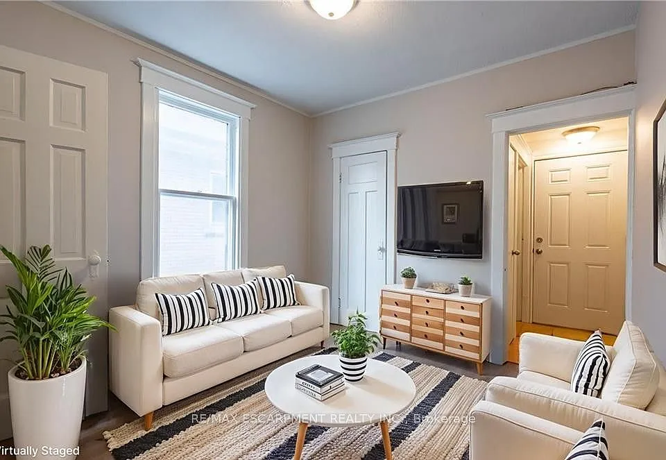 89 Carrick Ave #3