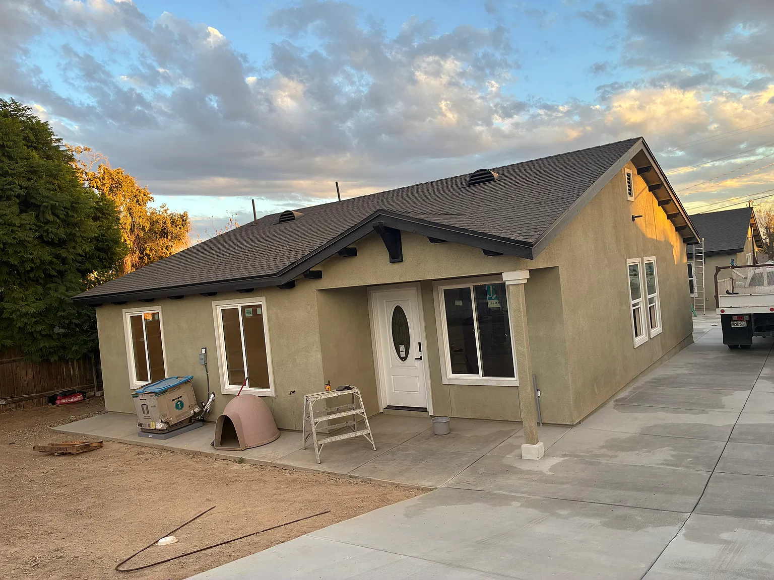 3 bed, 1300 sqft, $2,300 — Photo 3