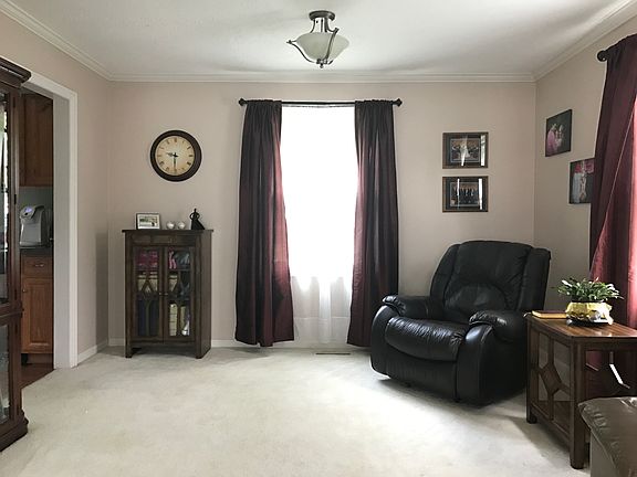 5th image of 2205 Revere Dr