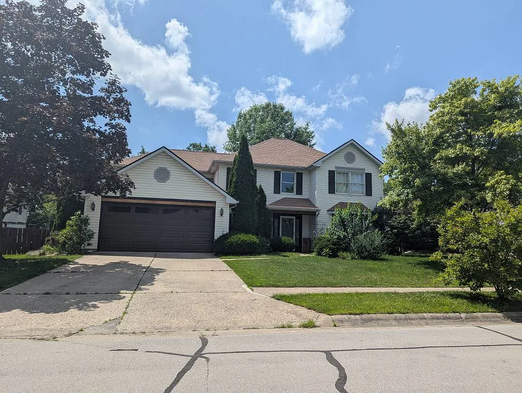 4 bed, 2.5 bath, 2526 sqft, $2,500 — Photo 1