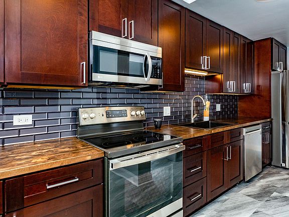 5th image of 9180 W Bay Harbor Dr #U5c