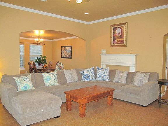 3rd image of 4802 Lakeshore Dr