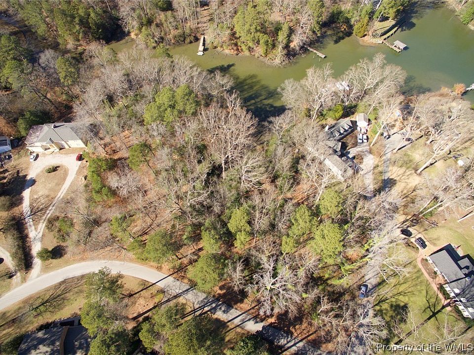 1st image of 102 Cove Ct