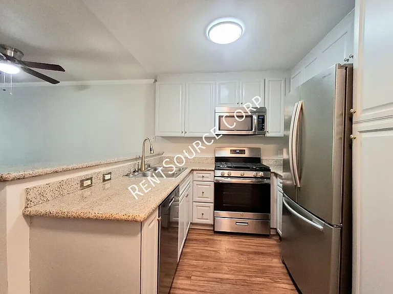 5525 Canoga Ave #123 — Photo 7