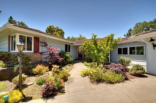 2nd image of 1201 Lucio Ln