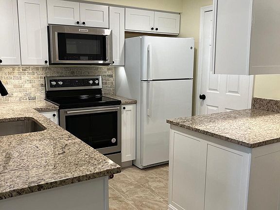 4th image of 20503 Shadyside Way #4-1