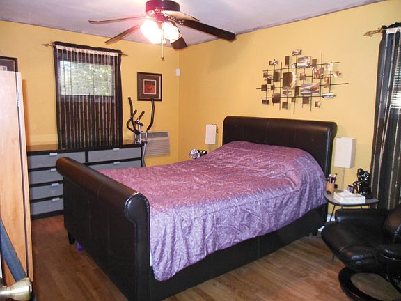 3rd image of 35 Circle Dr