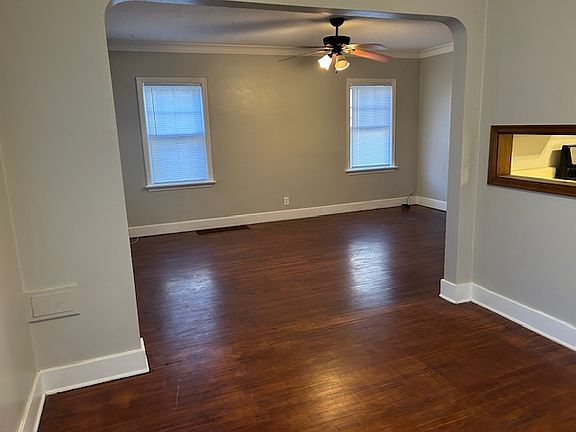 4th image of 1100 W Loucks Ave