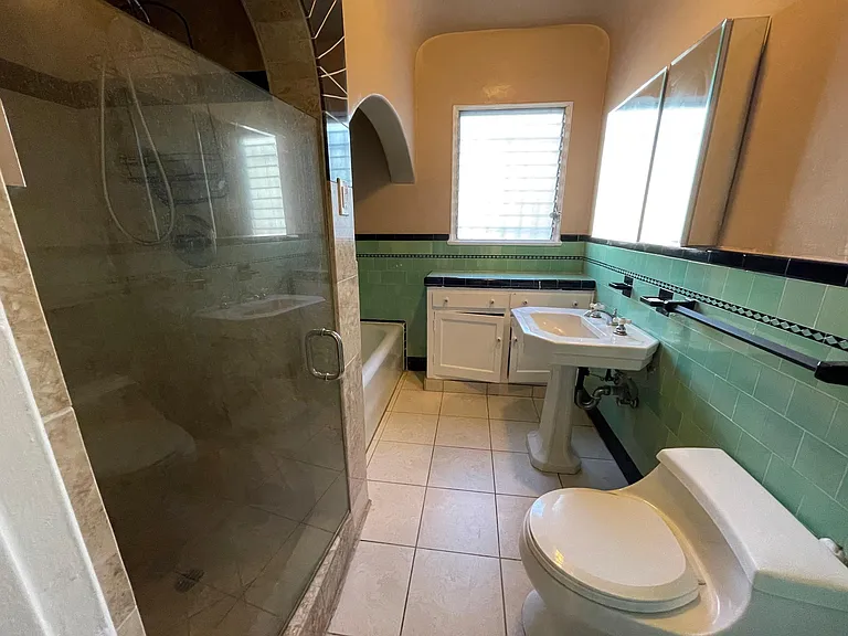 1060 S Corning St — Photo 11